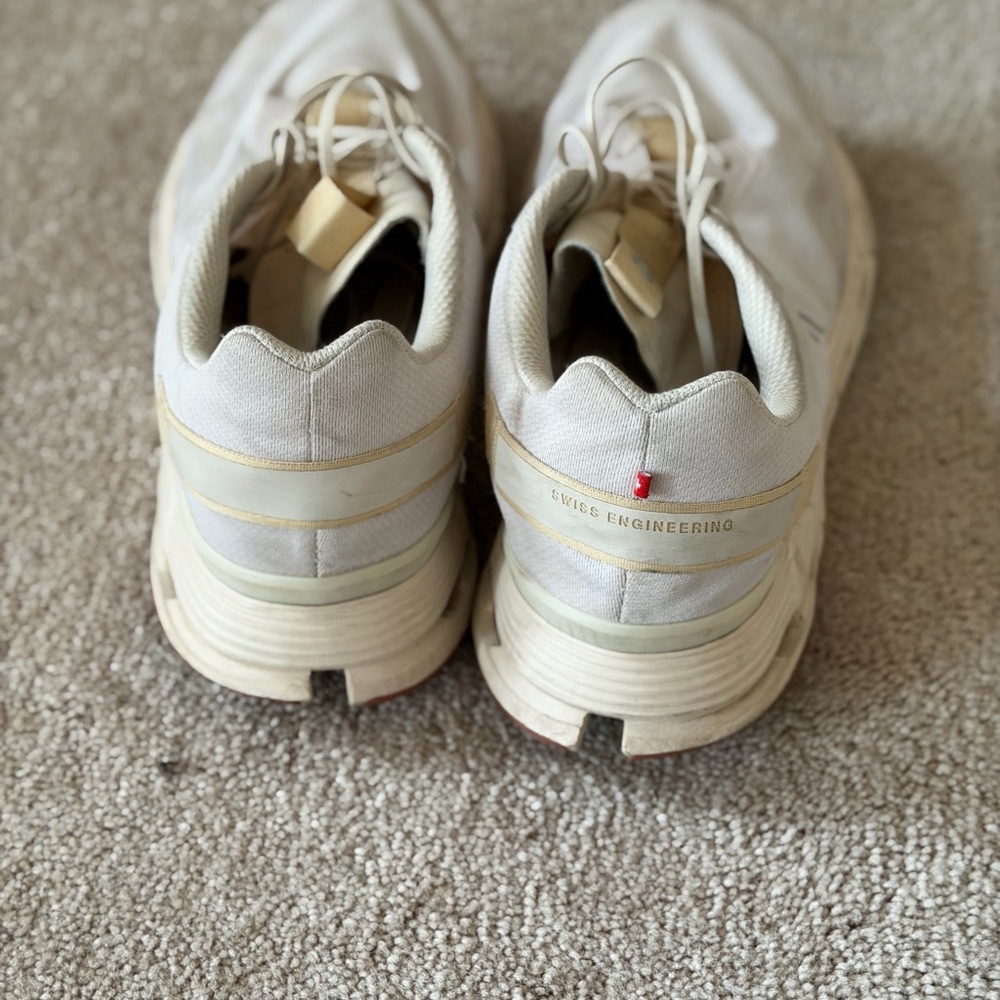 Men's White on cloudnova Sneakers
